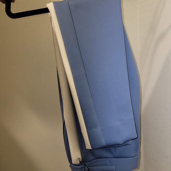 Suits - Picture 6 of 16